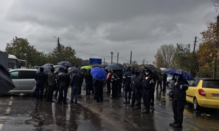 La Căușeni, alegătorii din Transnistria au întrebat membrii secției, unde își pot ridica banii